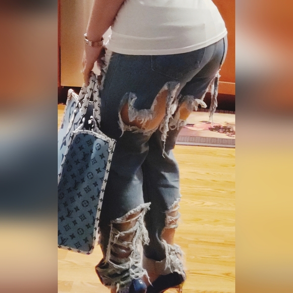 Fashion Nova Baggy Ripped Jeans - Picture 2 of 12
